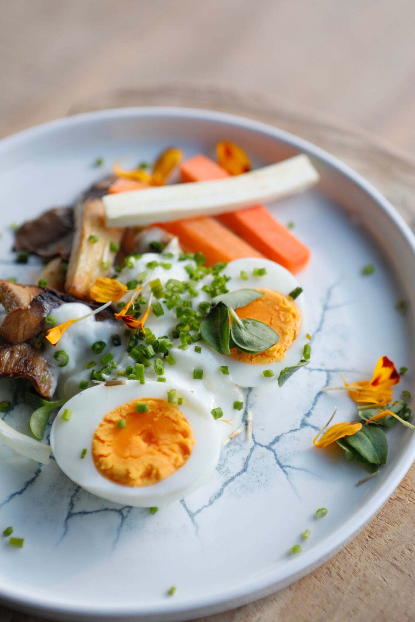 Eggs, Jerusalem artichoke foam, mushrooms, fresh truffle