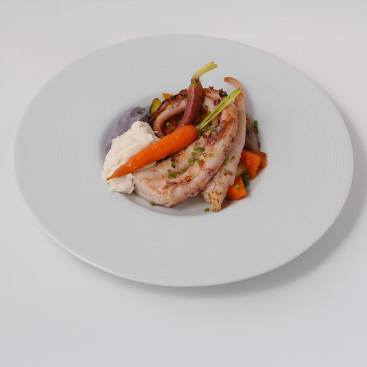 Vacuum Octopus, mashed potatoes, vegetables